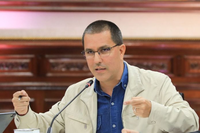 Arreaza cuestiona intentos de forzar casos que no son amnistiables